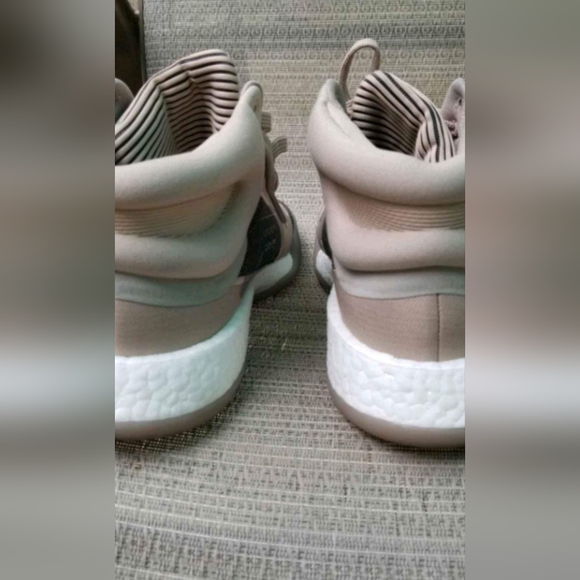 Adidas Marquee Boost Trace Khaki Men's Basketball Sneaker Tan Brown Gold Size 10 - Picture 13 of 16